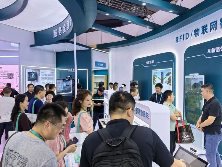 展会直击｜918博天娱乐闪耀2024年中国图书展览会！